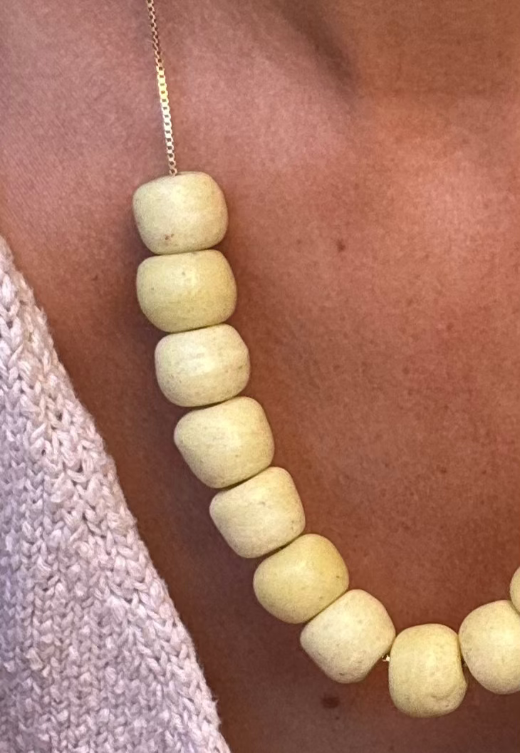 BUTTER NECKLACE