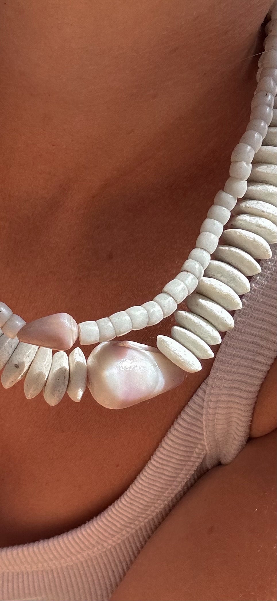 CREAM COCO NECKLACE