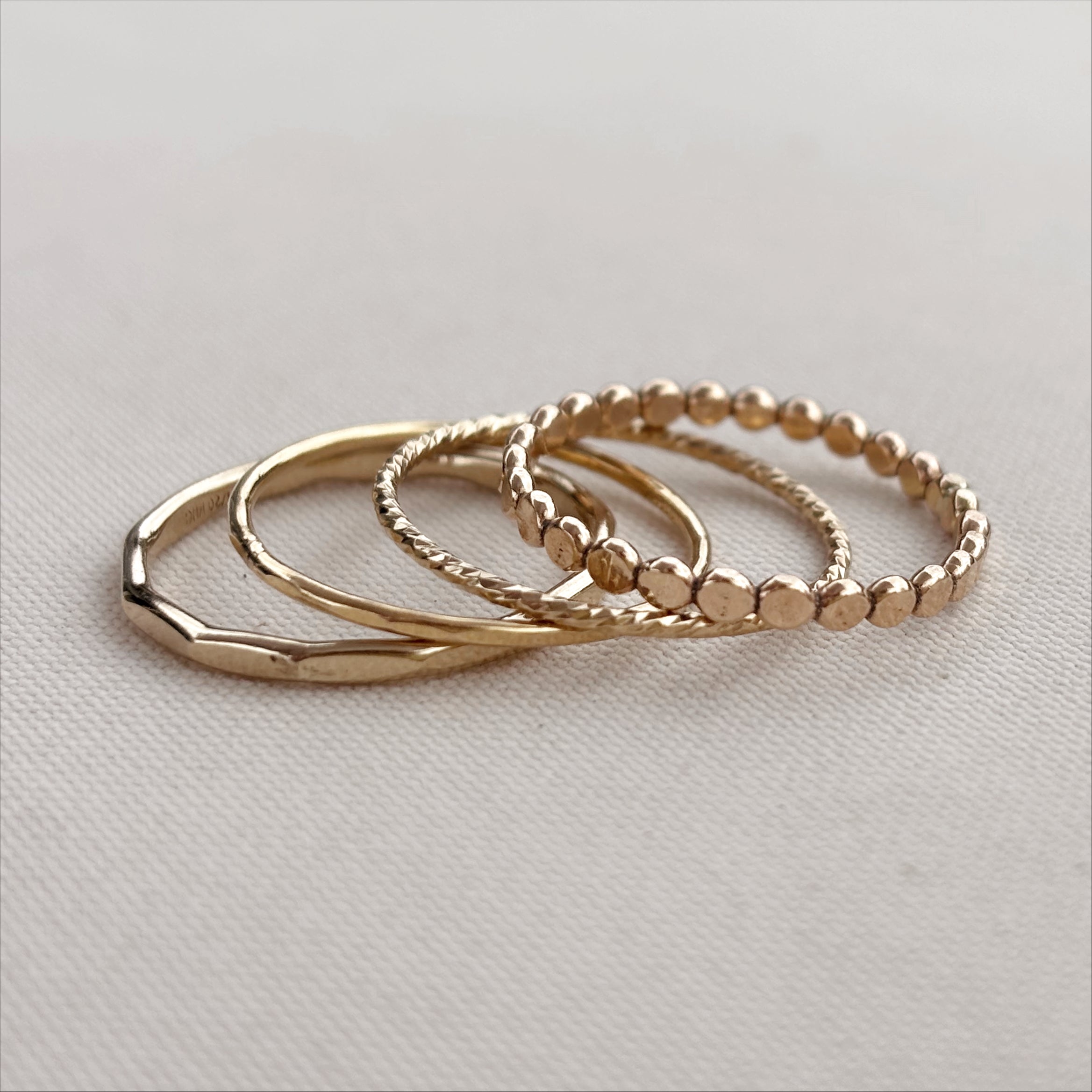 CLASSIC STACK RING