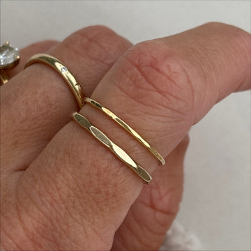 CLASSIC STACK RING