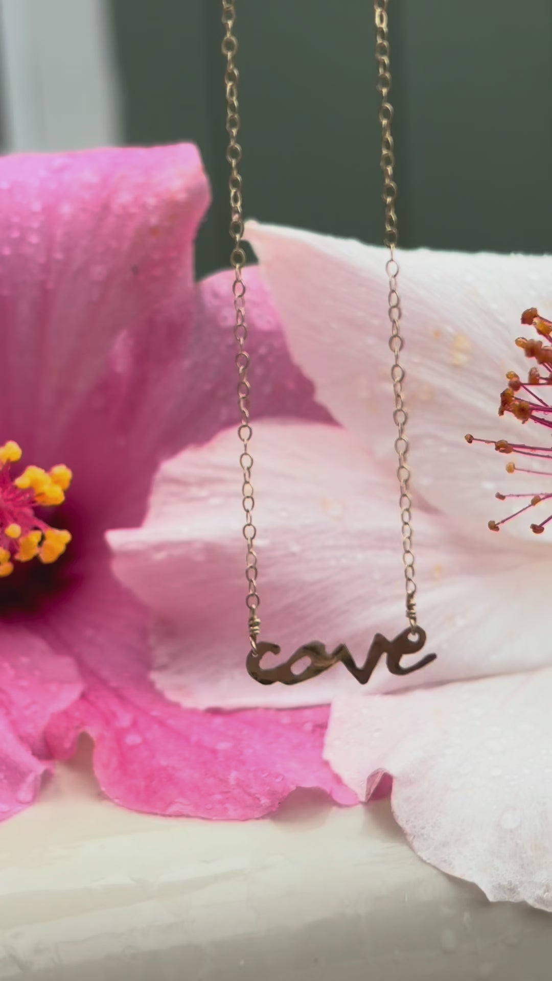 CUSTOM NAME NECKLACE